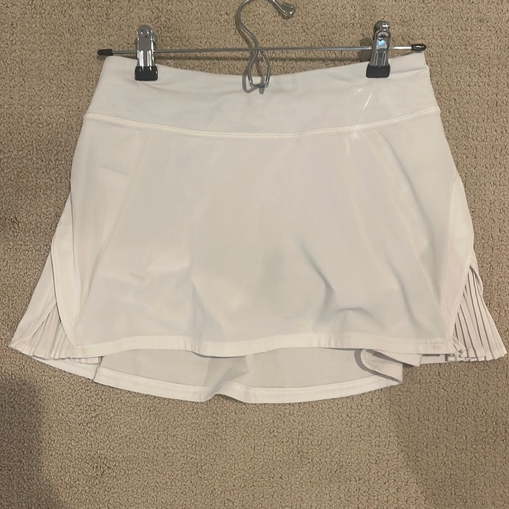 Lululemon size 4 tennis white skirt